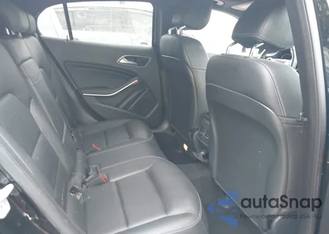 2018 Mercedes-Benz Gla 250 4Matic z USA, uszkodzony, nr VIN WDCTG4GB1JJ430021